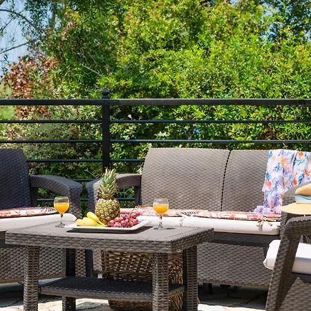 빌라 Allegra Tzamarelata